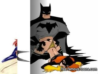 Batman nær til catwoman og batgirl orgier